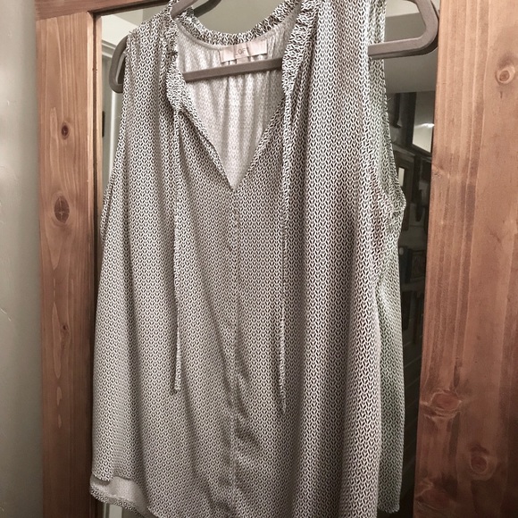 LOFT patterned shell with tie - Picture 4 of 4